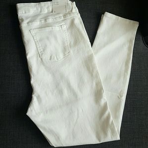 Ellen Tracy Mid Rise Jeans size 16